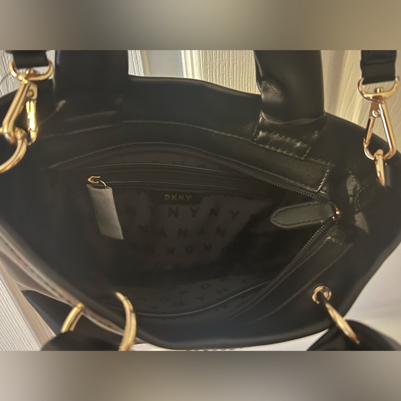 NWT DKNY Shay SM Tote, black with gold hardware - Picture 8 of 8